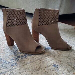 Report Heeled boots size 8